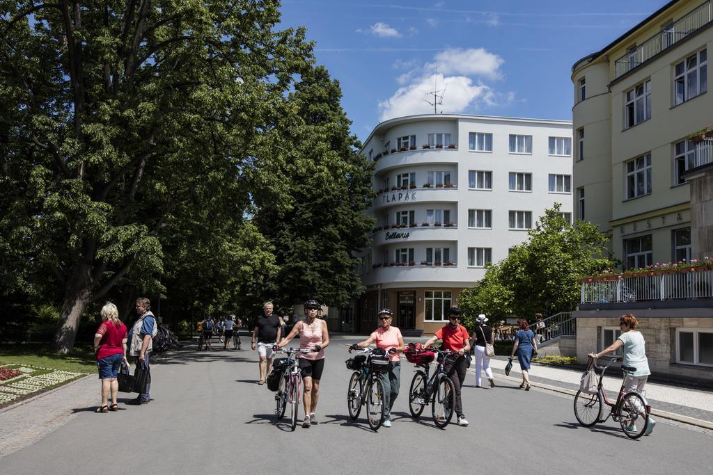 Hotel Bellevue Tlapak Poděbrady Exteriör bild