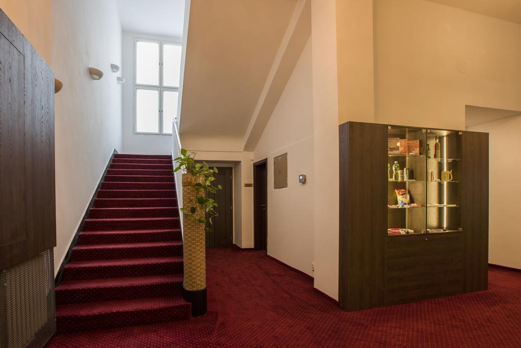 Hotel Bellevue Tlapak Poděbrady Exteriör bild